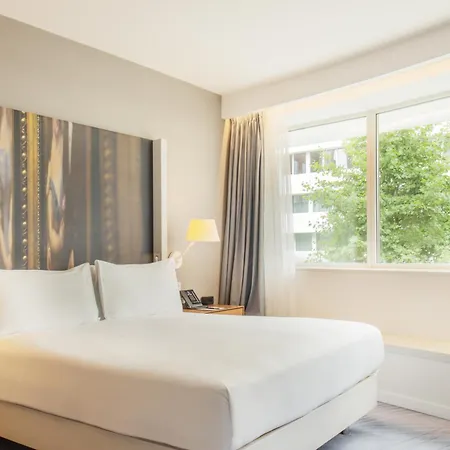 Doubletree By Hilton Wroclaw Hotel Exterior photo